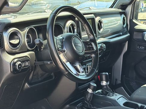 Used 2020 Jeep Wrangler Unlimited Sahara AWD/4WD image 14