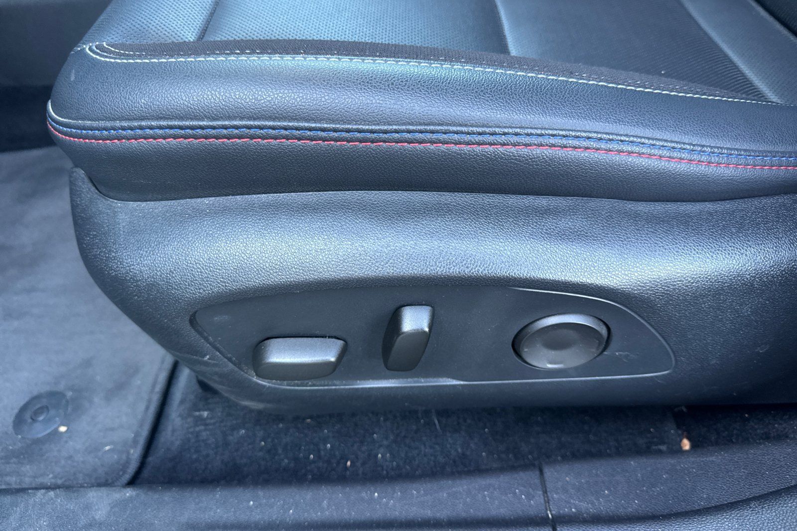 Used 2024 Chevrolet Equinox EV RS FWD image 14