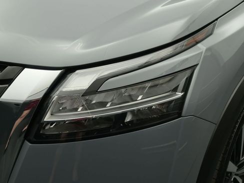 Certified 2024 Nissan Pathfinder Platinum w/ Cargo Package AWD/4WD image 9