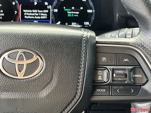 Certified 2026 Toyota 4Runner TRD Off-Road Premium AWD/4WD image 24
