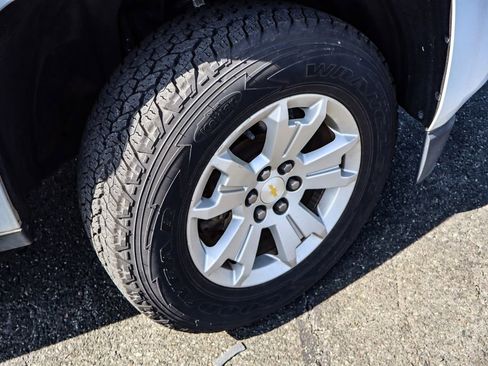 Used 2017 Chevrolet Colorado LT image 38