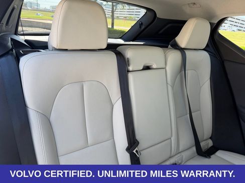 Certified 2026 Volvo XC40 B5 Plus AWD/4WD image 33