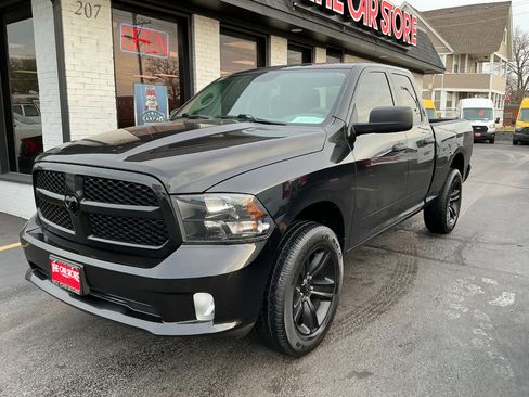 Used 2017 RAM 1500 Express w/ Black Ram 1500 Express Group image 2