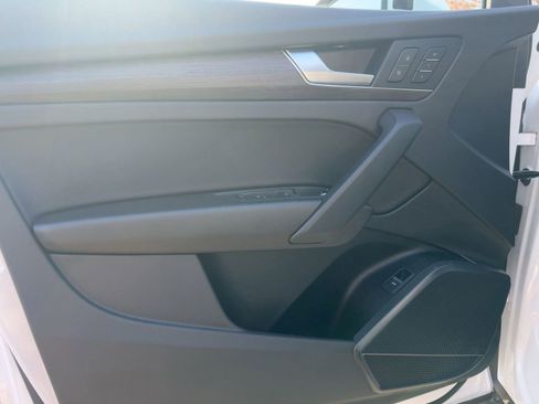 Used 2025 Audi Q5 2.0T Premium w/ Convenience Plus Package image 21