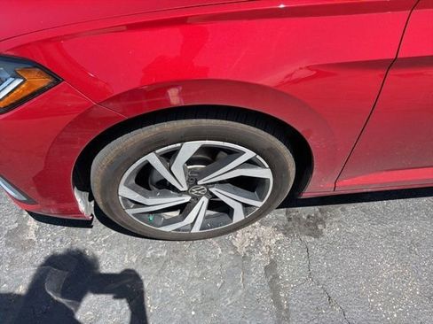 Used 2025 Volkswagen Jetta SEL FWD image 17