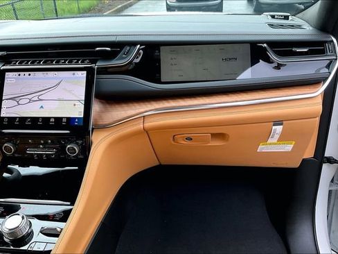 New 2025 Jeep Grand Cherokee L Summit image 8