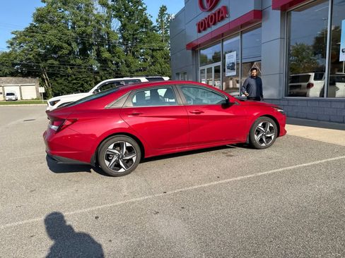 Used 2023 Hyundai Elantra SEL w/ Convenience Package FWD image 6