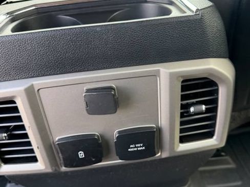 Used 2019 Ford F250 Lariat w/ Lariat Ultimate Package AWD/4WD image 11