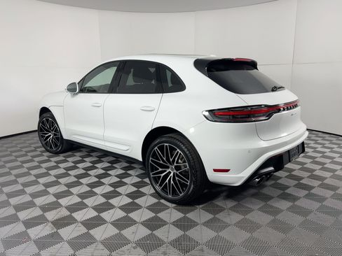 Certified 2026 Porsche Macan AWD/4WD image 3