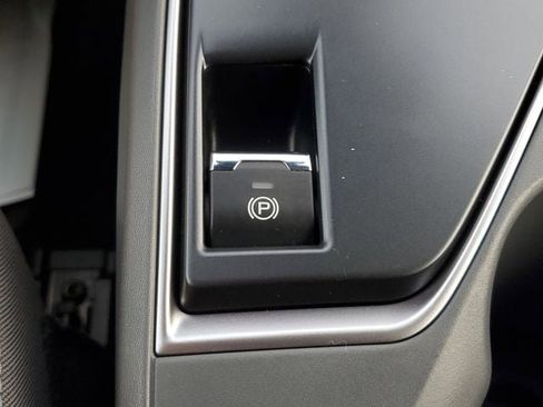 Certified 2024 Subaru Crosstrek 2.0i Premium image 30