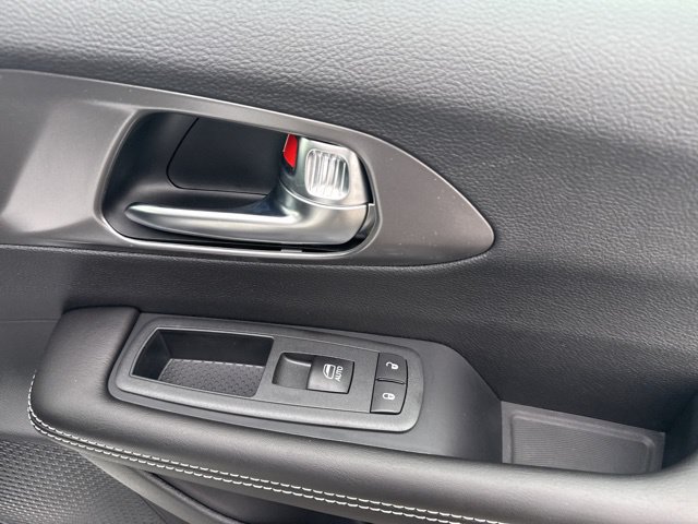 New 2026 Chrysler Pacifica Select AWD/4WD image 19