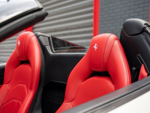 Used 2018 Ferrari 488 Spider RWD image 23