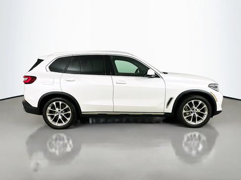 Used 2023 BMW X5 xDrive40i w/ Parking Assistance Package AWD/4WD image 4