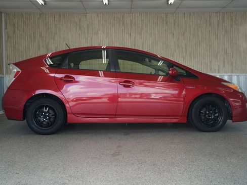 Used 2014 Toyota Prius Three w/ Solar Roof Package FWD image 6