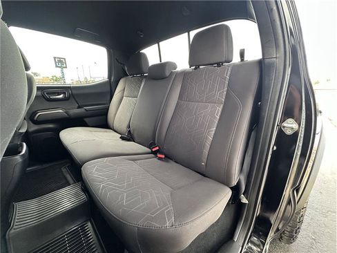 Used 2017 Toyota Tacoma TRD Off-Road w/ Tow Package (A/T) AWD/4WD image 15