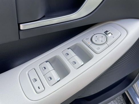 Used 2025 Hyundai Sonata SEL FWD image 17
