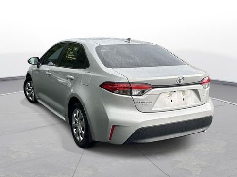 Used 2026 Toyota Corolla LE FWD image 8