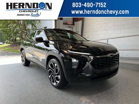 Used 2026 Chevrolet Trax RS w/ Sunroof Package FWD image 1