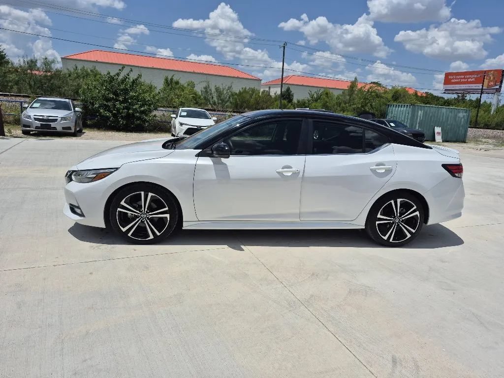 Used 2021 Nissan Sentra SR FWD image 2
