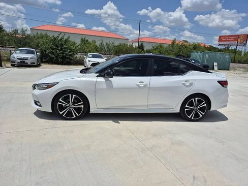 Used 2021 Nissan Sentra SR FWD image 2