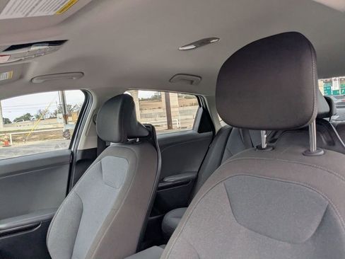 Used 2025 Kia K4 LXS image 23