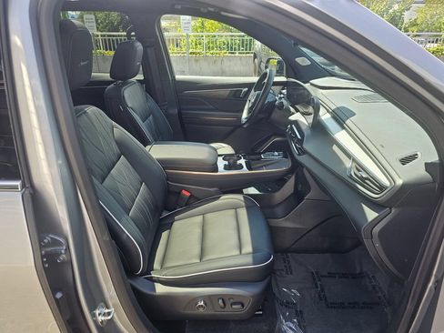 Used 2025 Buick Enclave Avenir w/ Super Cruise Package AWD/4WD image 11