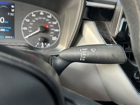 Certified 2025 Toyota Corolla LE FWD image 20