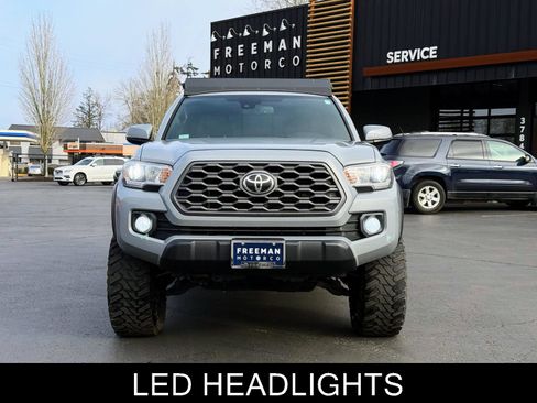 Used 2020 Toyota Tacoma TRD Off-Road image 3