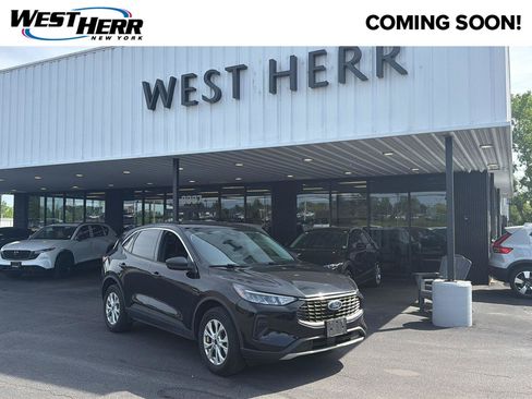 Used 2023 Ford Escape Active AWD/4WD image 1