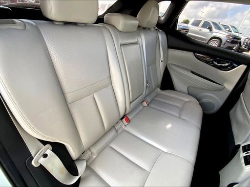 Used 2019 Nissan Rogue Sport SL w/ Premium Package image 18