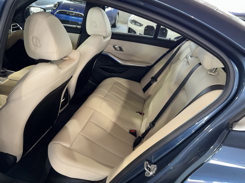 Used 2025 BMW 330i Sedan w/ Convenience Package RWD image 12