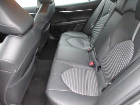 Used 2024 Toyota Camry SE FWD image 12