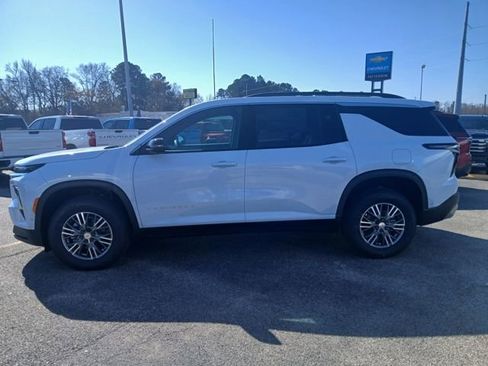 New 2026 Chevrolet Traverse LT w/ Enhanced Driving Package FWD image 4