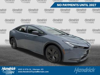 Used 2025 Toyota Prius LE FWD video 1