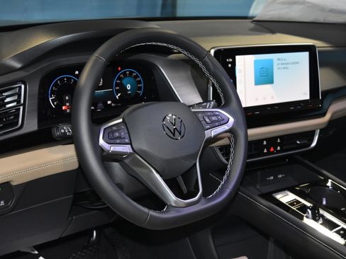 New 2026 Volkswagen Atlas Cross Sport SE image 2