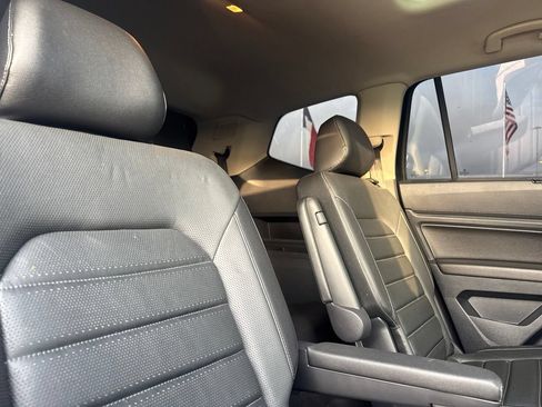 Used 2019 Volkswagen Atlas SEL Premium AWD/4WD image 32