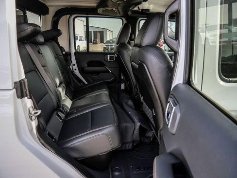 New 2026 Jeep Gladiator Sport image 18