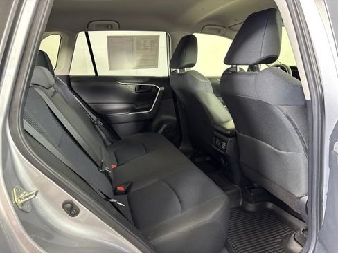 Used 2023 Toyota RAV4 LE AWD/4WD image 5