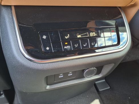 New 2025 Nissan Armada SL w/ Convenience Package image 10