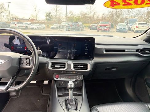 Used 2024 Ford Mustang Premium image 19