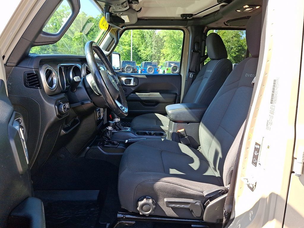 Used 2020 Jeep Gladiator Overland AWD/4WD image 14
