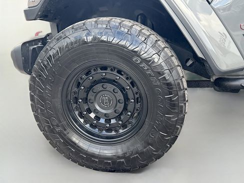 Used 2021 Jeep Wrangler Unlimited Rubicon AWD/4WD image 40