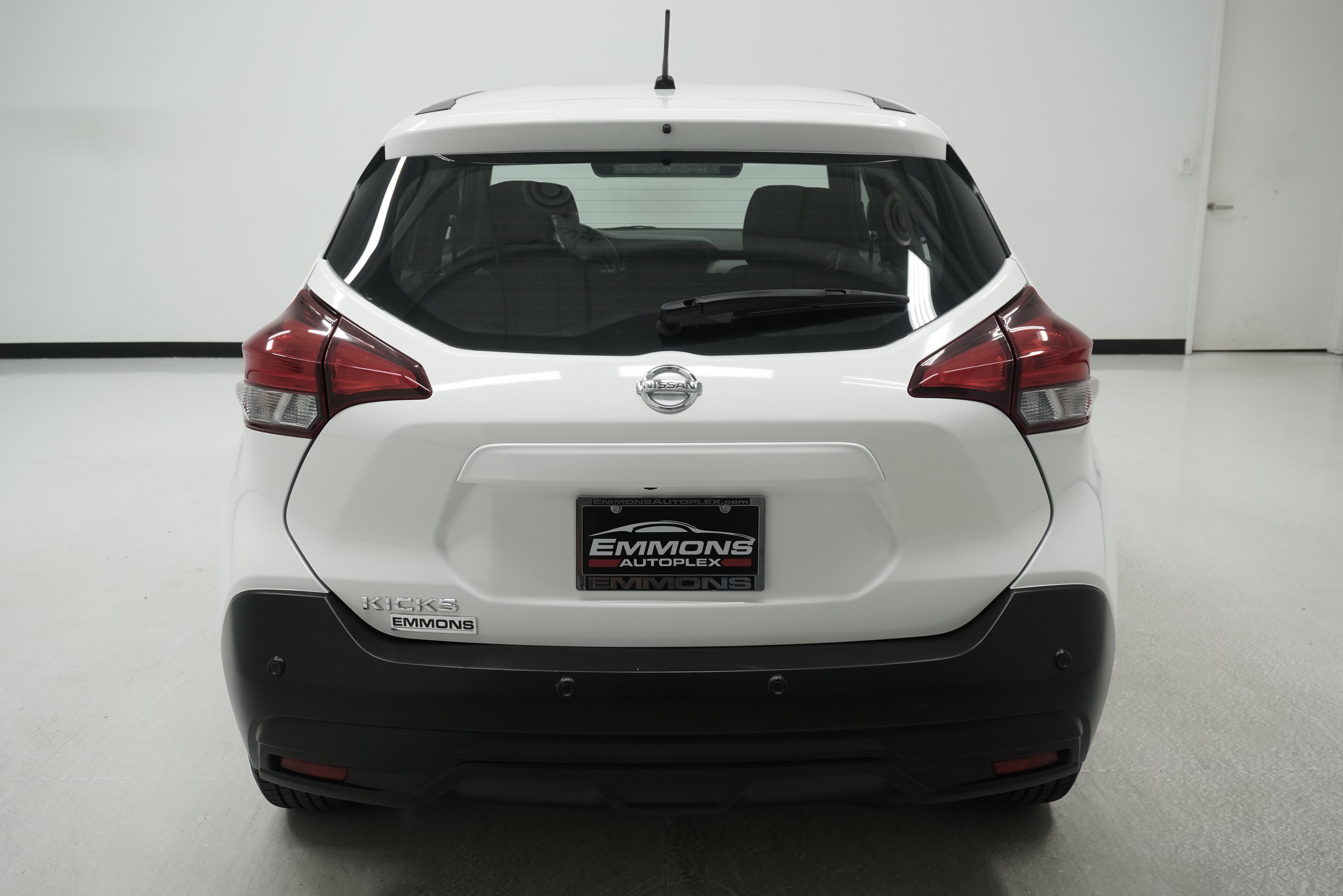 Used 2020 Nissan Kicks S FWD image 5