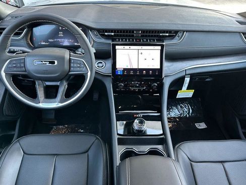 New 2025 Jeep Grand Cherokee Limited w/ Luxury Tech Group II image 13