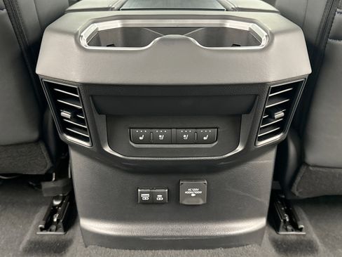 Used 2025 Toyota Tundra Platinum AWD/4WD image 21
