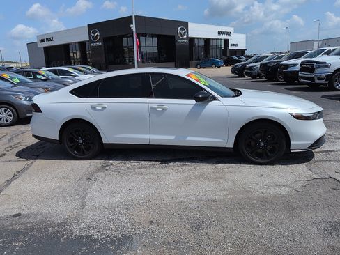 Used 2025 Honda Accord SE image 2
