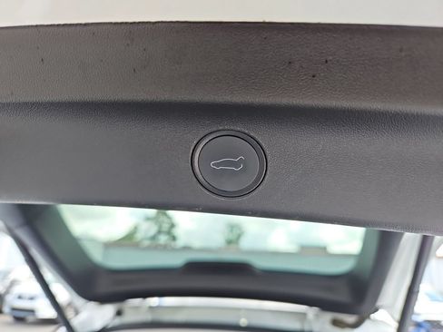 Used 2021 Tesla Model Y Long Range AWD/4WD image 29