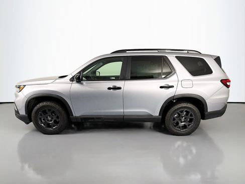 New 2025 Honda Pilot TrailSport image 8