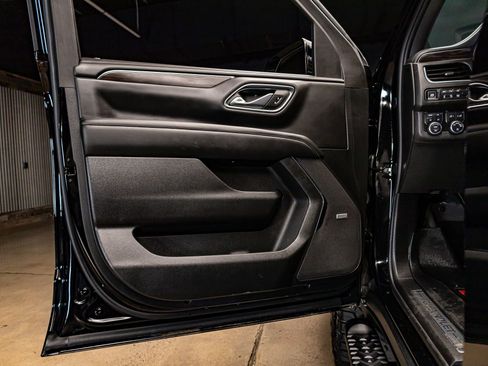 Used 2024 Chevrolet Tahoe Z71 w/ Off-Road Capability Package image 28