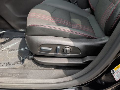 Used 2023 Chevrolet Equinox RS AWD/4WD image 34